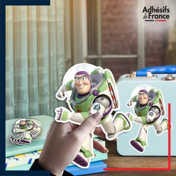 autocollant petit format Disney - Toy Story - Buzz l'éclair