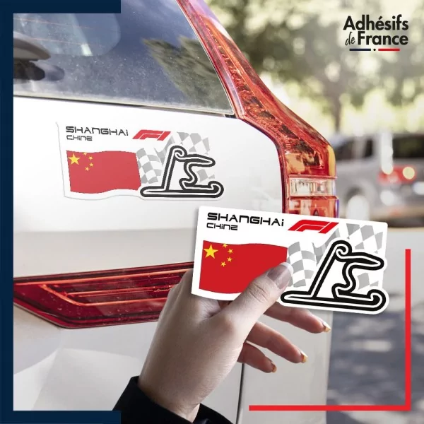autocollant petit format Formule 1 - Circuit F1 de Shanghai avec drapeau de Chine