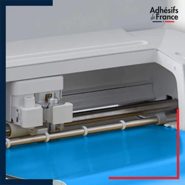 machine découpe adhesif vinyle bleu clair